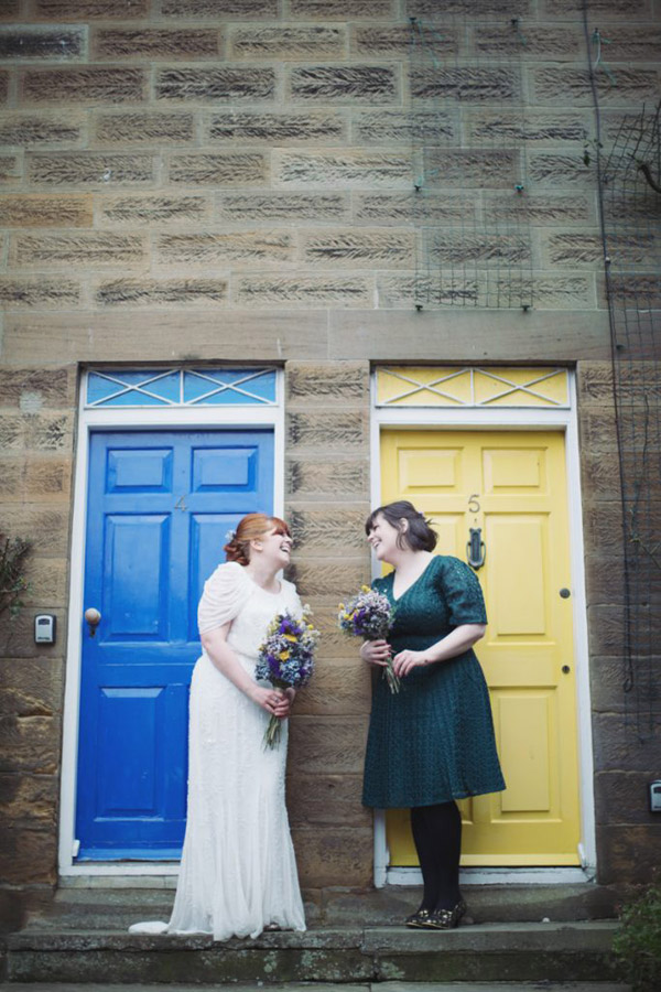 Robin Hoods Bay seaside wedding | Scarborough English seaside | Bride & groom shoot | Natural wedding photography | Vintage bride look