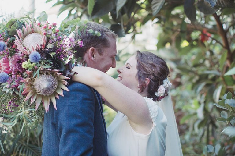 Kate & Rob ♡ Sheffield Botanical Gardens & Nice Neighbourhood Wedding Photography