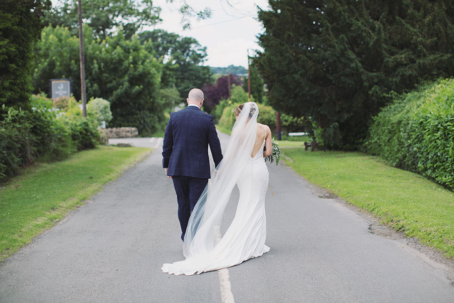 The White Hart Inn wedding | Derbyshire countryside wedding venue | Natural wedding photography Derbyshire