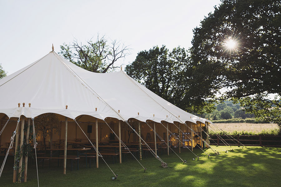The White Hart Inn wedding | Derbyshire countryside wedding venue | Natural wedding photography Derbyshire