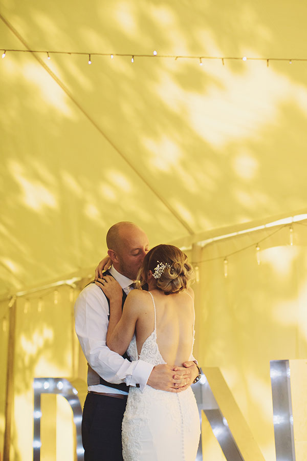 The White Hart Inn wedding | Derbyshire countryside wedding venue | Natural wedding photography Derbyshire
