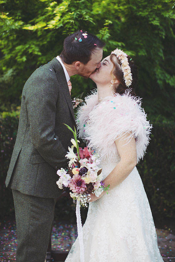 Natural Sheffield Wedding Photography | Sheffield back garden wedding