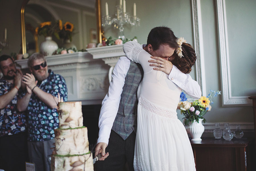 Natural Sheffield Wedding Photography | Sheffield back garden wedding