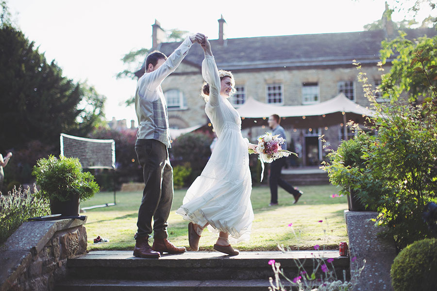 Natural Sheffield Wedding Photography | Sheffield back garden wedding