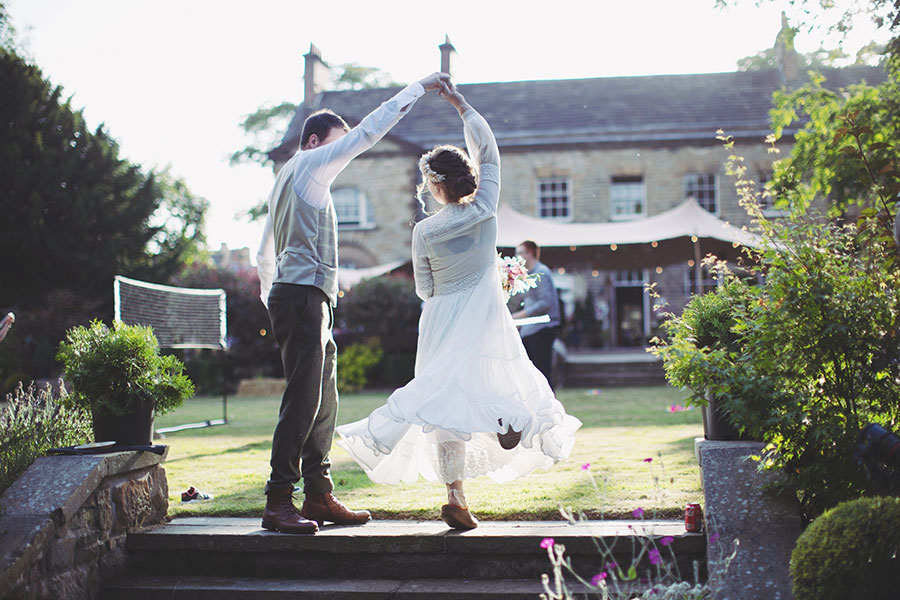 Natural Sheffield Wedding Photography | Sheffield back garden wedding