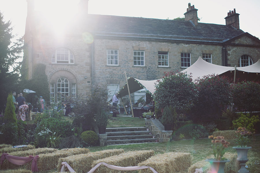 Natural Sheffield Wedding Photography | Sheffield back garden wedding