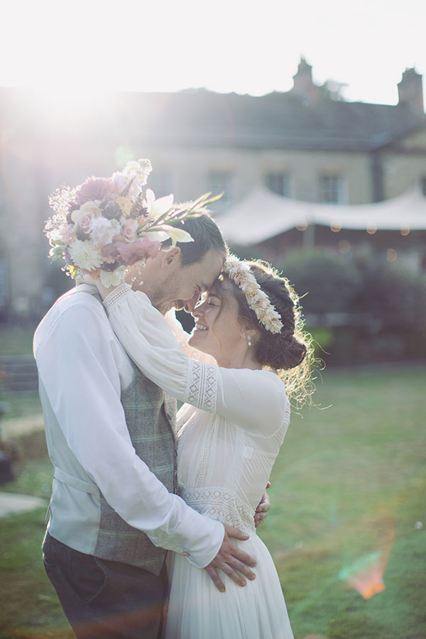 Natural Sheffield Wedding Photography | Sheffield back garden wedding