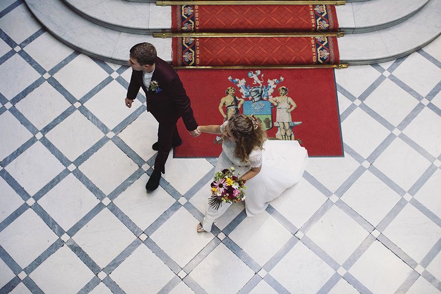 A beautiful Sheffield Town Hall wedding with a photoshoot in the main hall