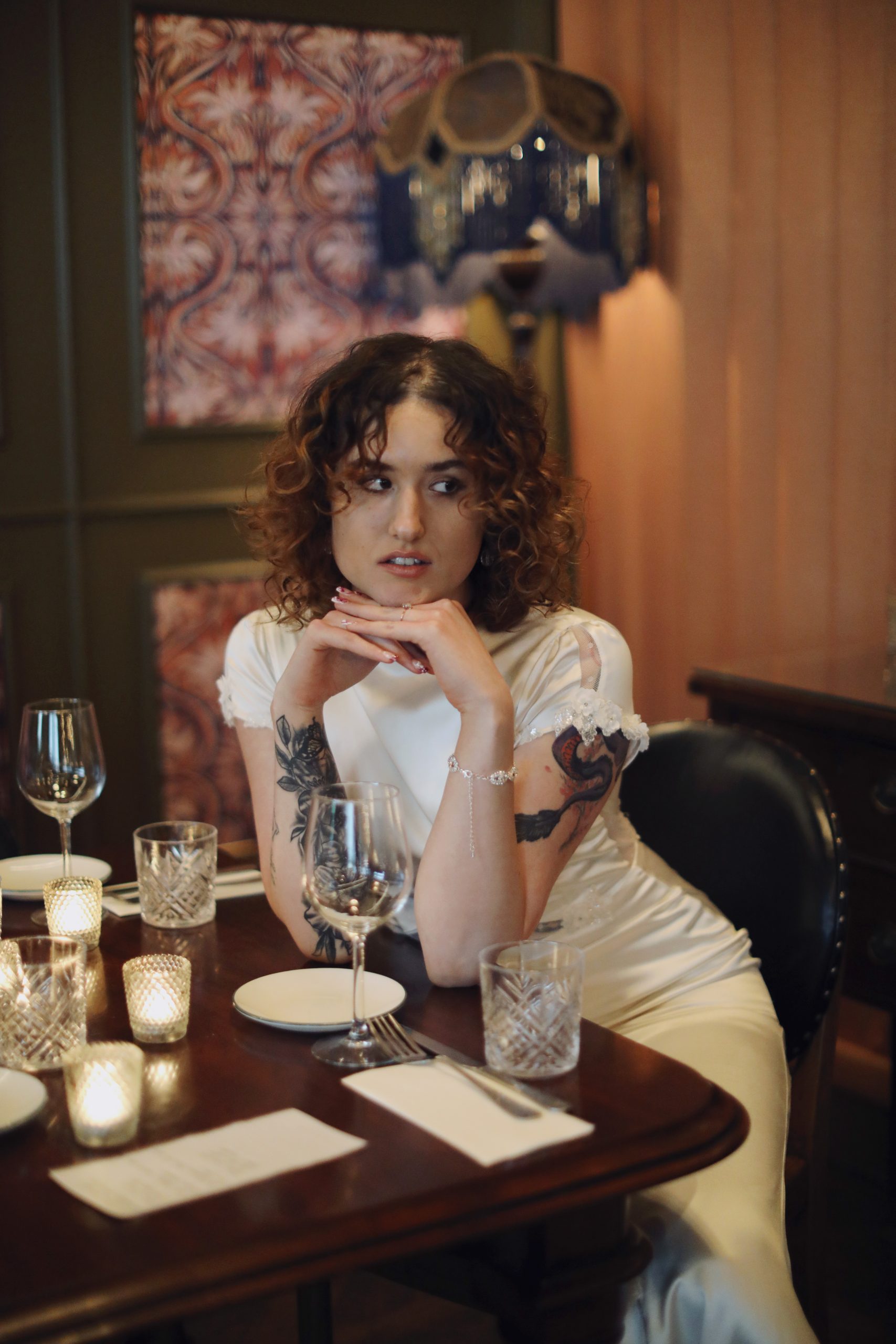 Roaring Twenties-inspired wedding shoot with timeless elegance.