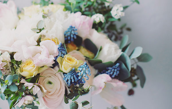 Wedding Bouquet Inspiration: 4 Beautiful Bouquets From Real Weddings ♡ 1 Wedding Bouquet Inspiration: 4 Beautiful Bouquets From Real Weddings ♡