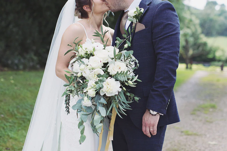 Wedding Bouquet Inspiration: 4 Beautiful Bouquets From Real Weddings ♡ 3 polkadot florist wedding bouquet blog inspo